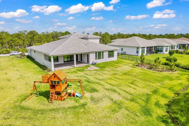 Building Photo - 2989 SW Goldenglow Dr