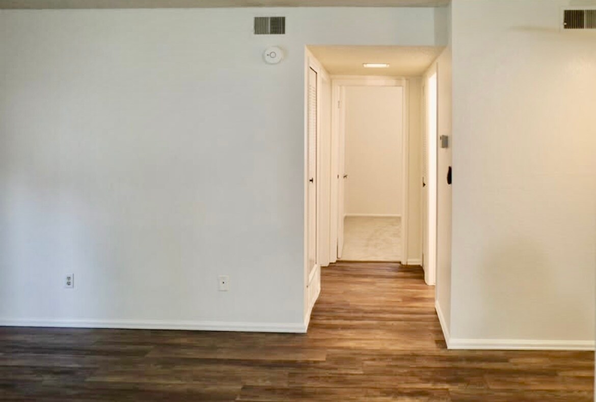 Building Photo - 3250 Oneal Cir