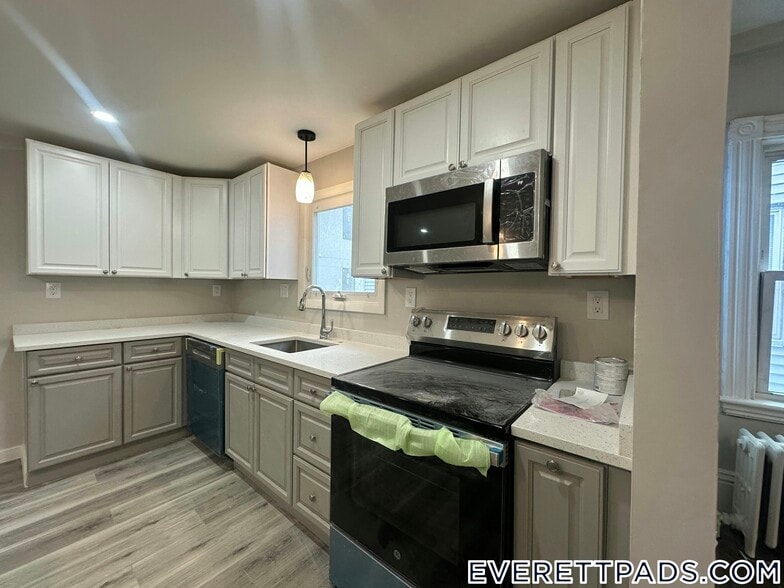 Primary Photo - 13 Gladstone St