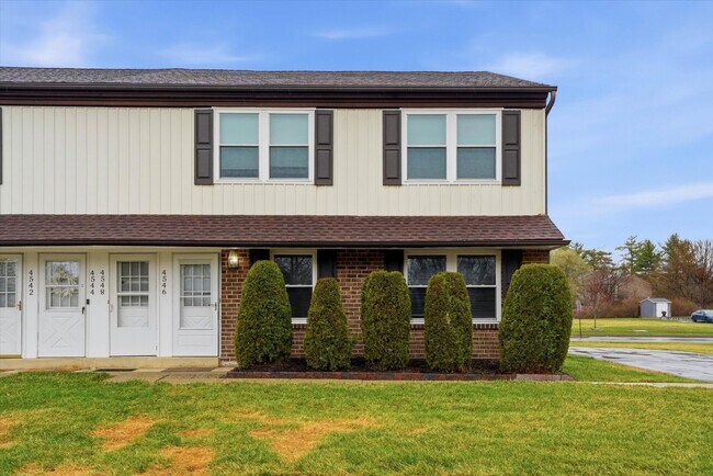 Building Photo - 4548 Rosemarie Dr