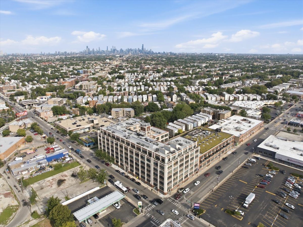 Building Photo - 3963 W Belmont Ave