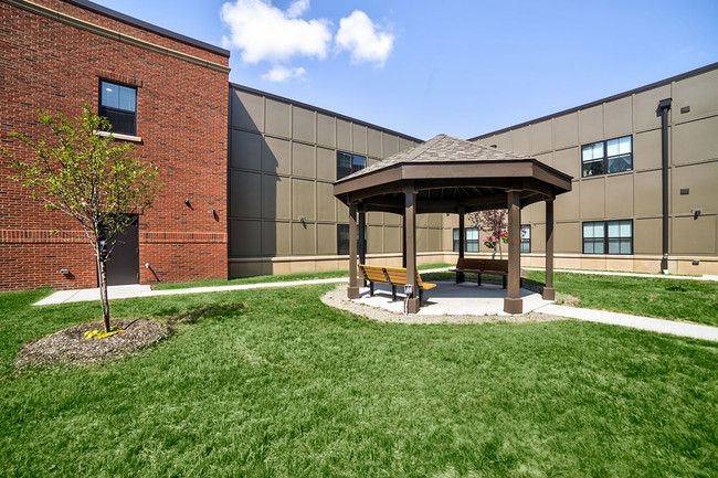 Gazebo - Willow Commons Apartments