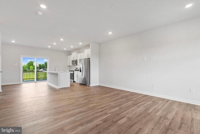 Building Photo - 16626 Green Glade Dr