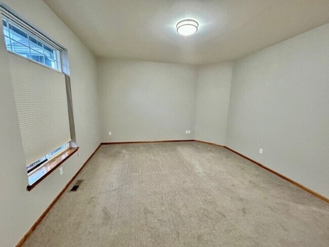 Building Photo - 180a W Maberry Dr