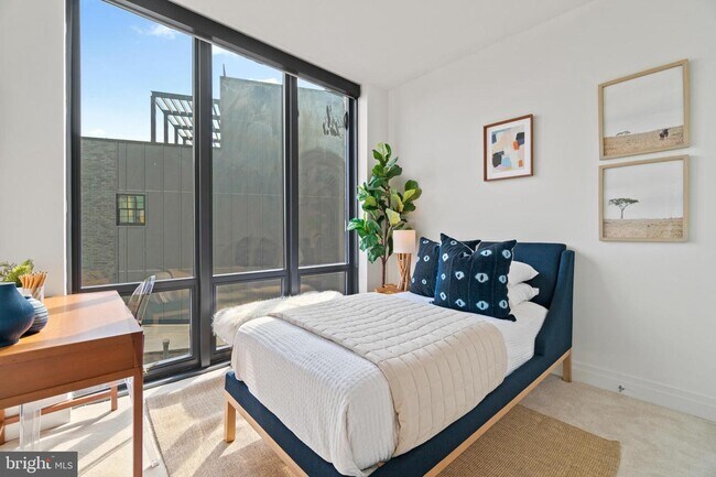 Building Photo - 2120 Vermont Ave NW