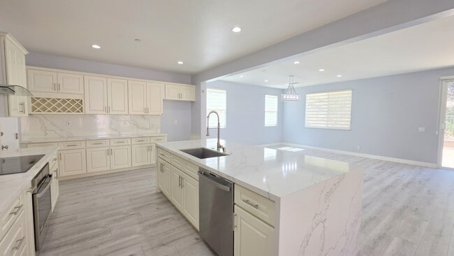 Building Photo - 5140 Buckwheat St