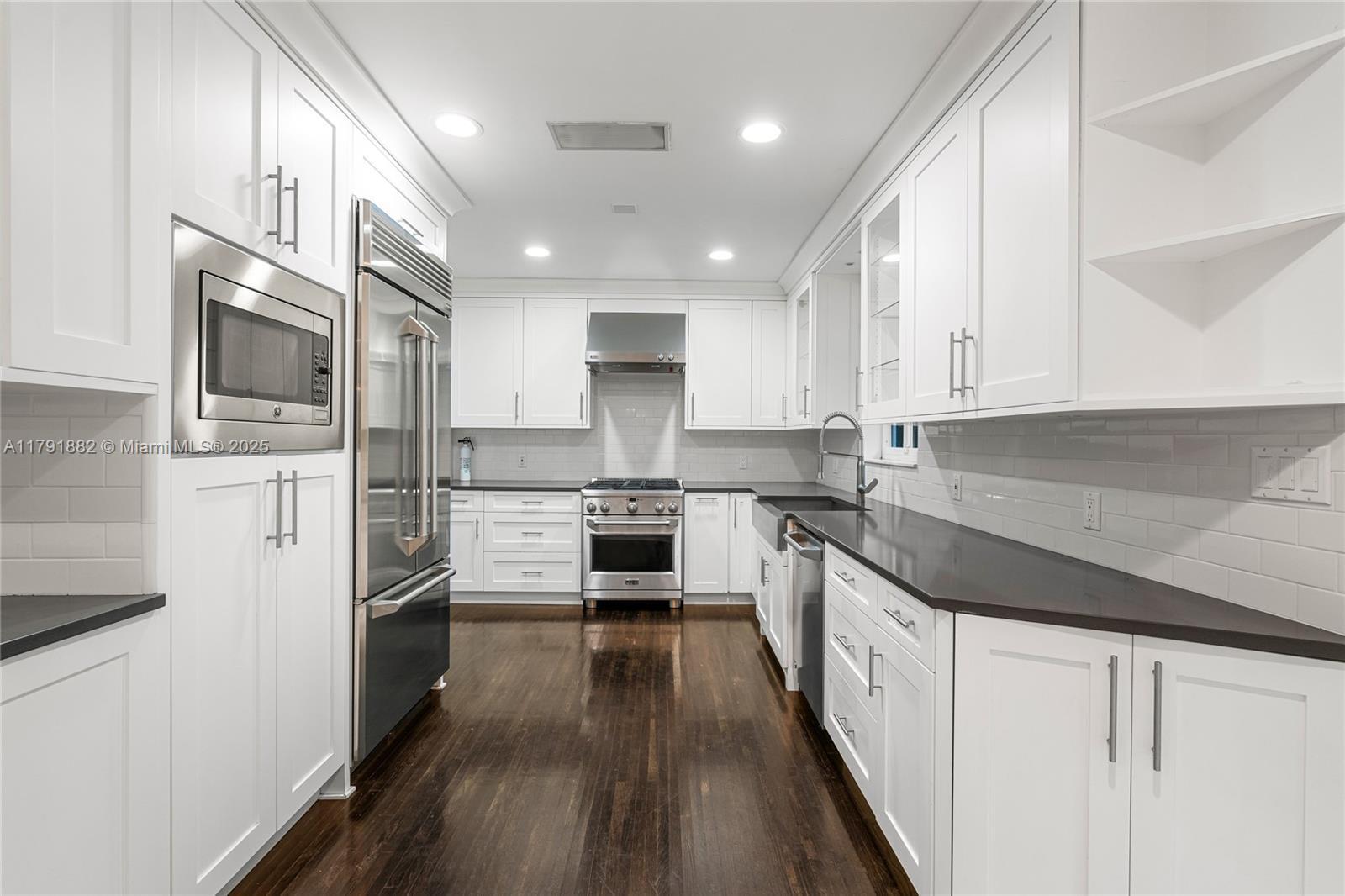 Building Photo - 3505 Crystal View Ct