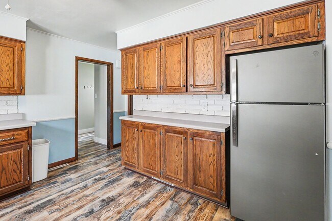Building Photo - For Rent – 4 Bed 2 Bath Home