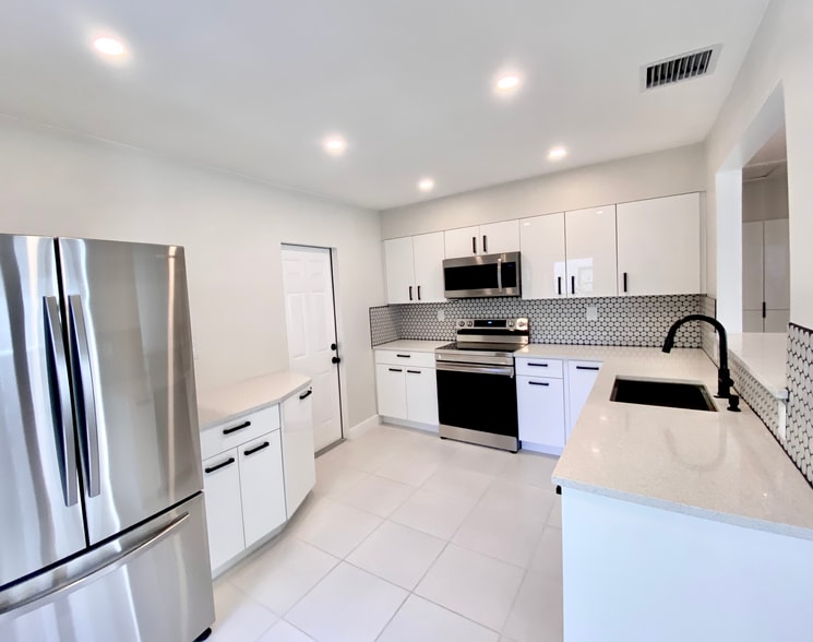 kitchen - 1631 Liberty St