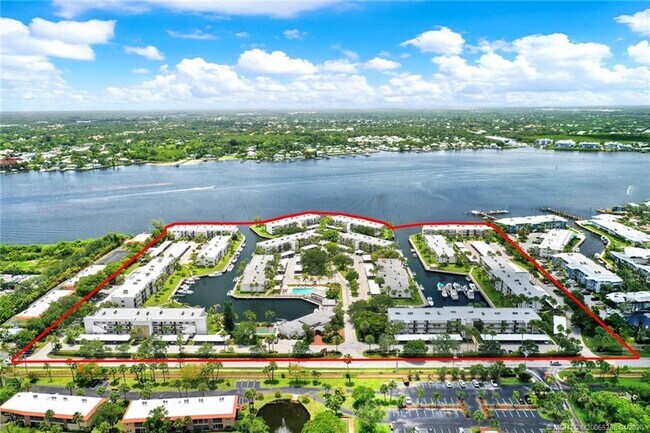 Building Photo - 1950 SW Palm City Rd