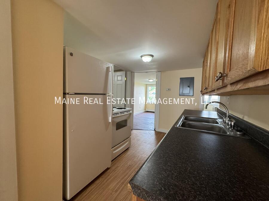 Building Photo - 206 Maine Ave