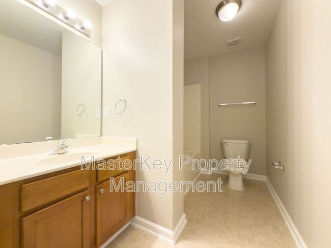 Building Photo - 506 Bayou Ct