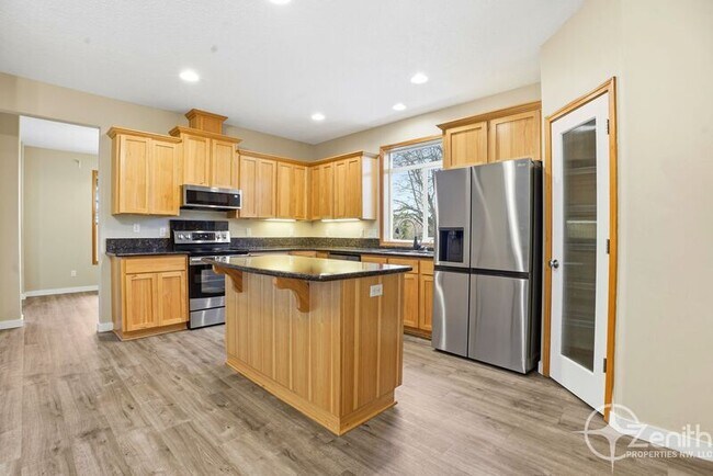 Building Photo - 1511 SE 86th Ct