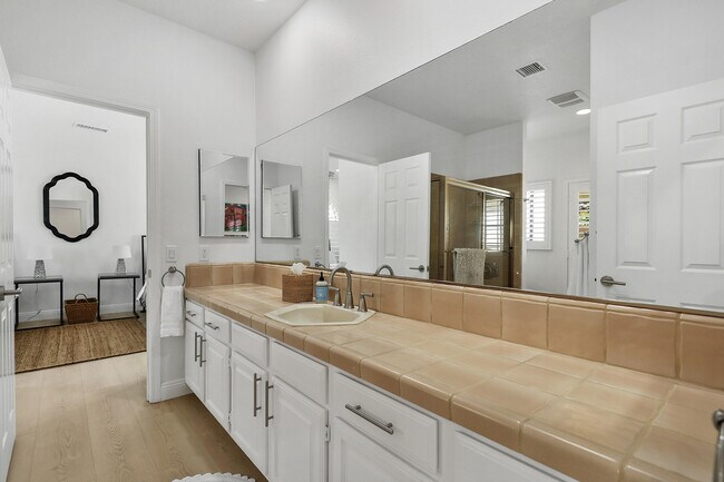 Building Photo - 48721 Santa Ursula St