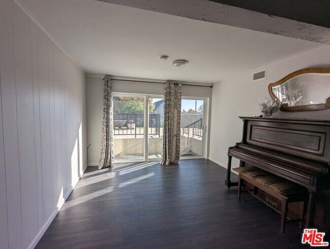 Building Photo - 508 Fernpark Dr