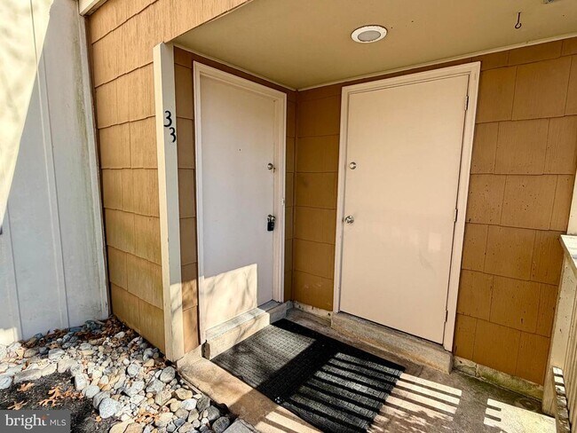 Building Photo - 33 Georgetown Rd