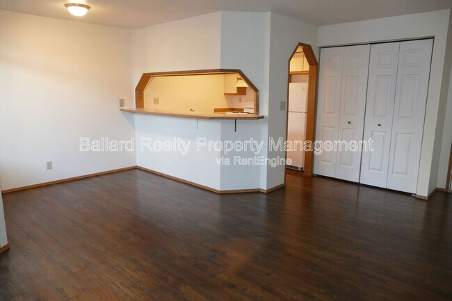 Building Photo - 12314 32nd Ave NE