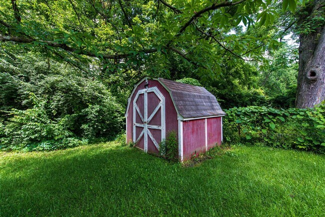 Building Photo - 3627 Edgebrook Dr