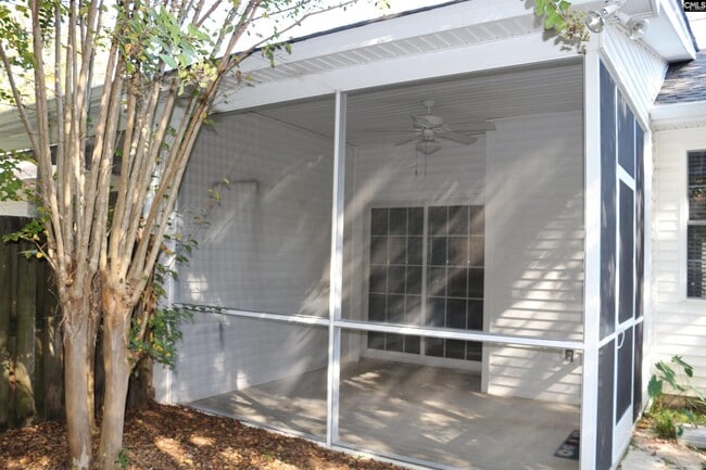 Building Photo - 617 Harmon St