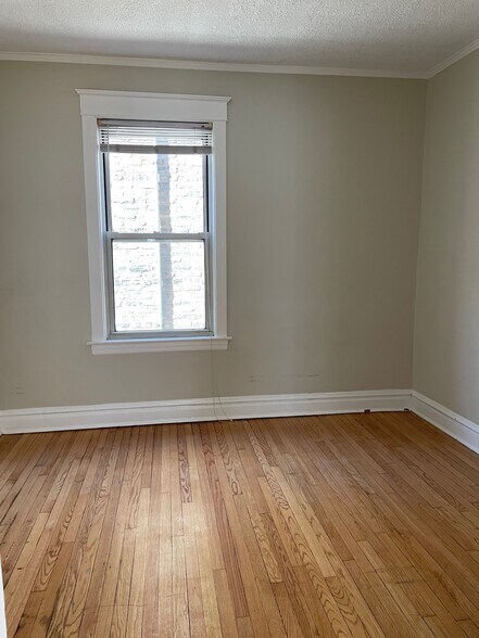 Guest Bedroom 1 - 1322 Greenleaf St