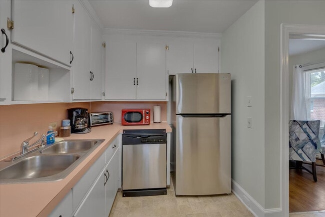 Building Photo - 1001 Watts St