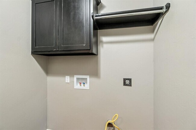 Building Photo - 4925 NW 164th Terrace