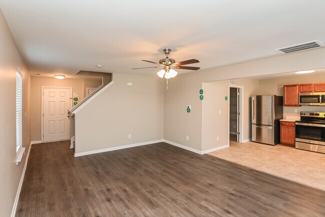 Building Photo - 3 Bedroom Charlotte Home
