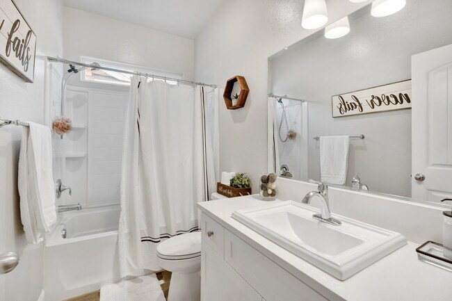 Building Photo - 4133 Sierra Madre Ave