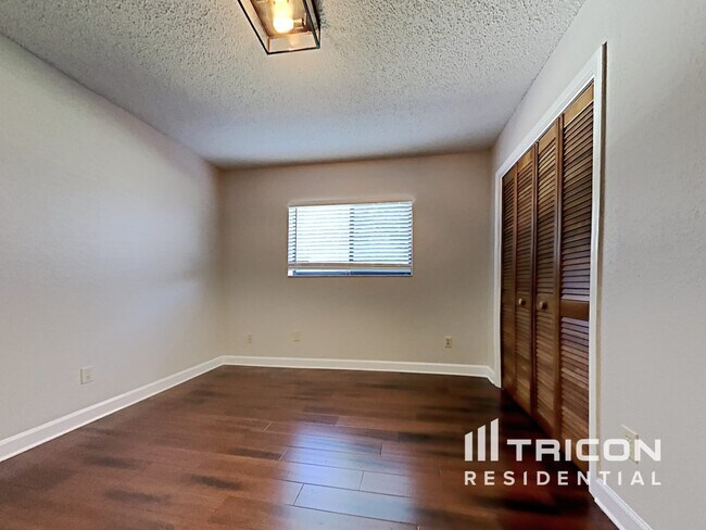 Building Photo - 1507 Teakwood Dr