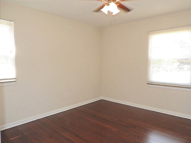 Building Photo - 4 Bed - 1.5 Bath Cape Cod for Rent in Eucl...