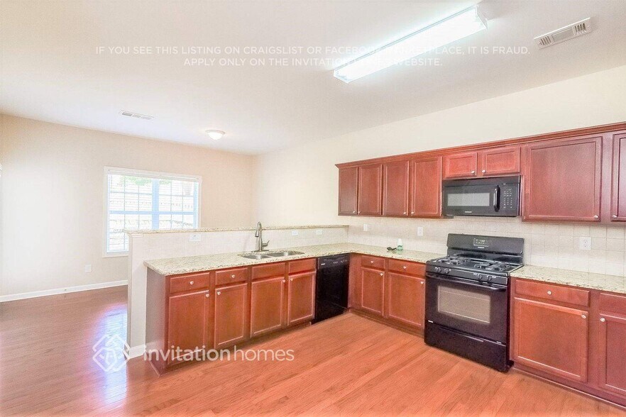 Building Photo - 3422 Rustic Trail Ln NE