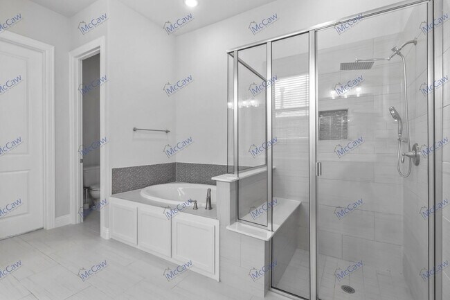 Building Photo - 8451 Bronzegate Trl