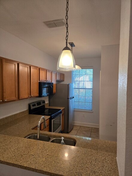 Building Photo - 2508 SW 35th Pl