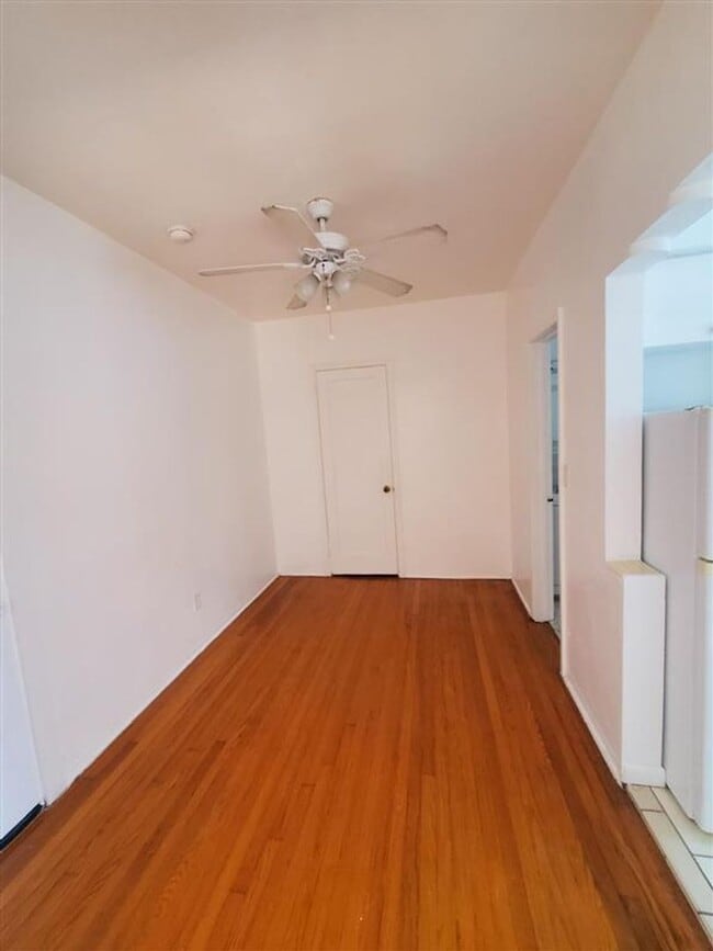Building Photo - 965-975 Biarritz Drive