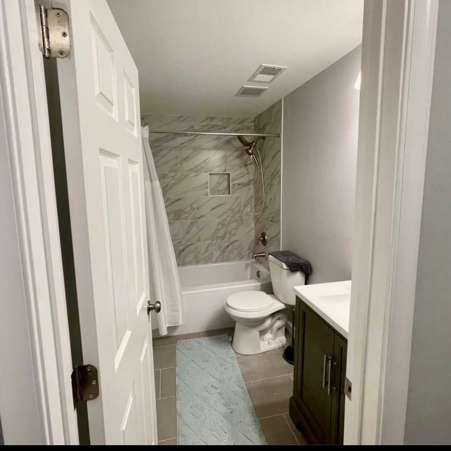 Private bathroom with upgraded shower head - 10A Manchester Rd
