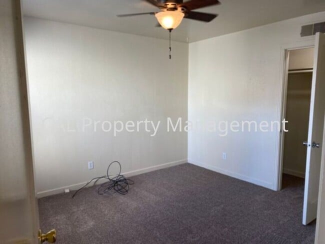 Building Photo - Two Bedroom for Rent in South Salinas, CA!