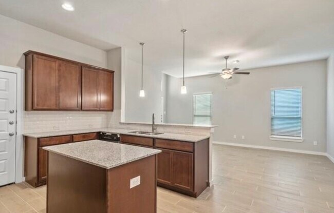 Building Photo - 218 Oakcrest