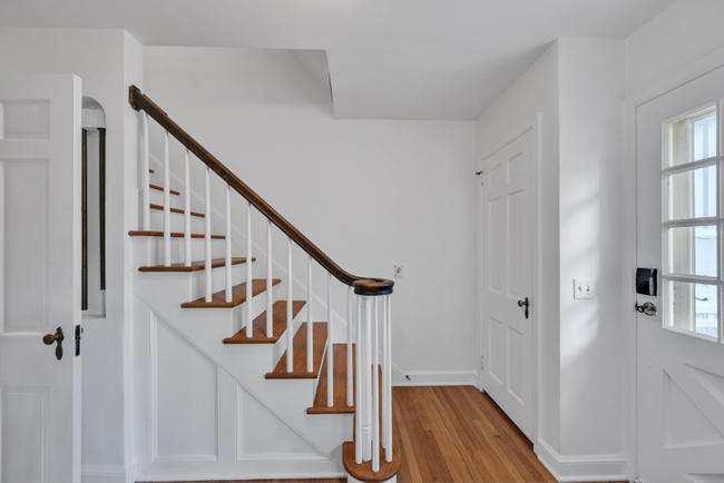 Building Photo - Charming 2 Bed 2 Bath House in the Heart o...