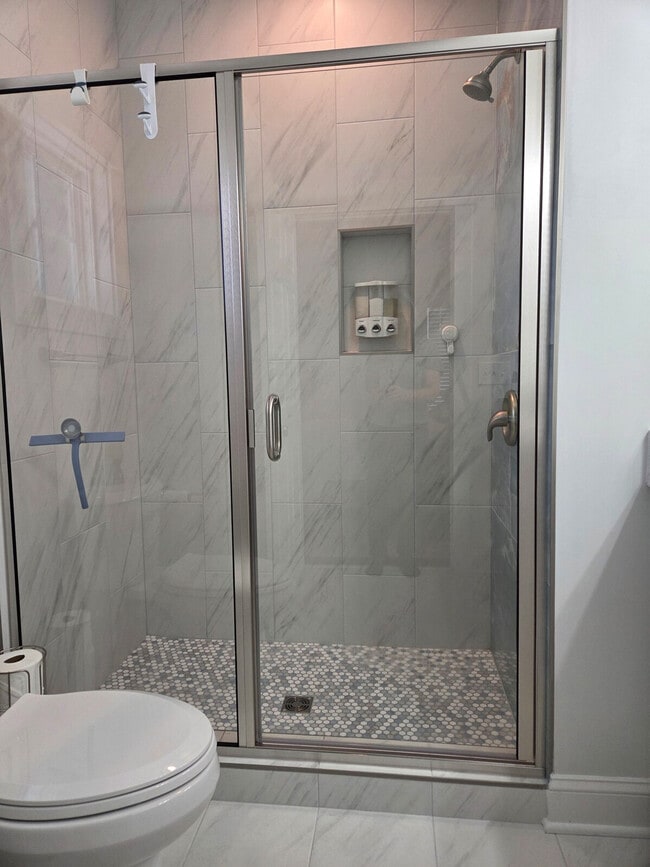 Building Photo - 2202 Elkridge Dr