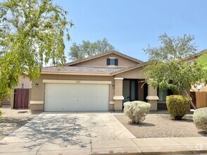 Building Photo - Huge 3 Bed+DEN, 2 Bath Home!