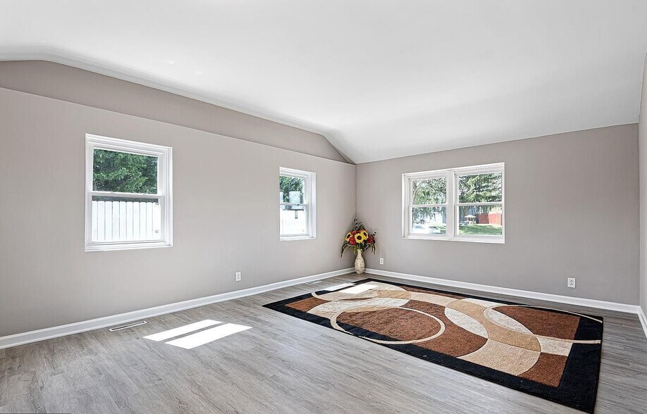 Building Photo - 1 Carlo Rd