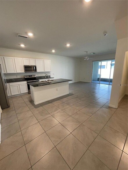 Building Photo - 2883 Peony Pr Ln