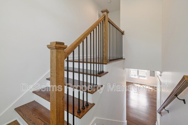 Building Photo - 227 53rd Ave N