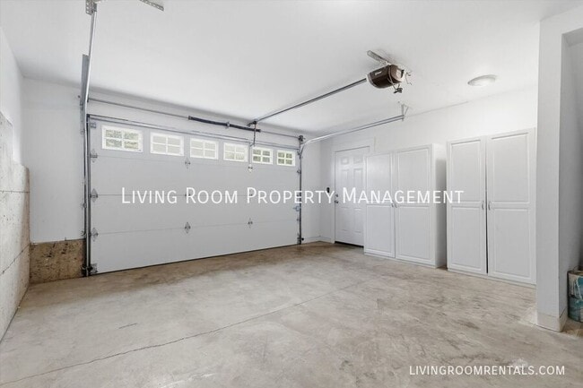 Building Photo - 5485 NE 37th Ave