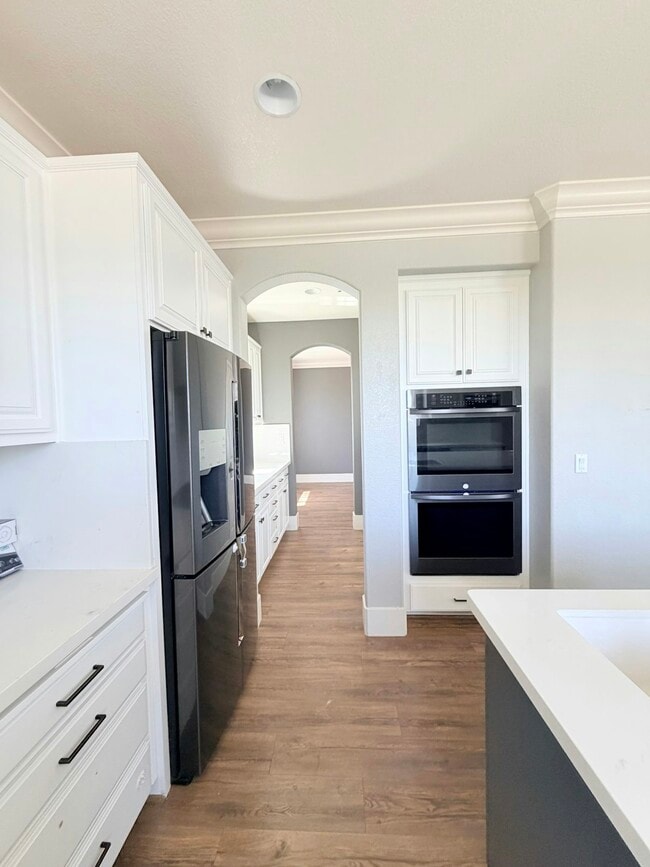 Building Photo - 850 Monterey Ct