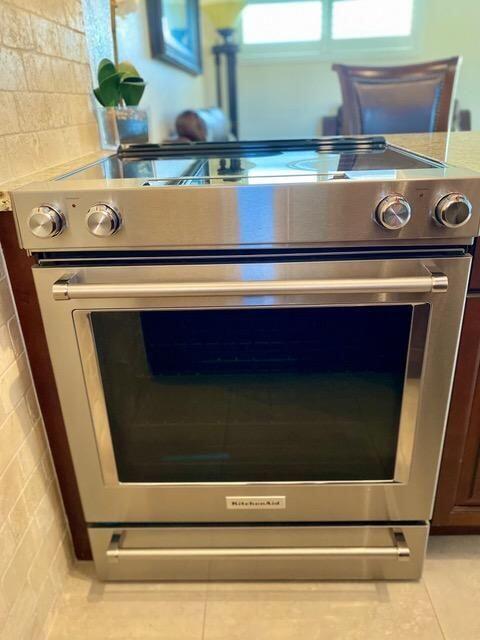 Building Photo - 731 Hummingbird Way