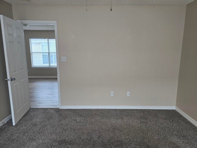 Building Photo - 7720 Lola Cir