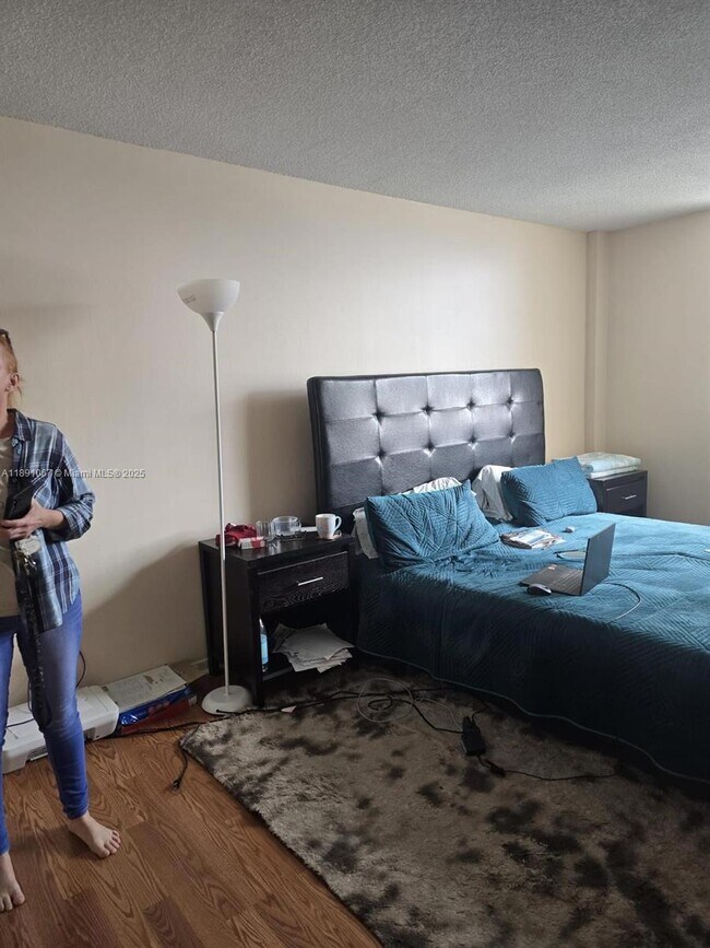 Building Photo - 1833 S Ocean Dr