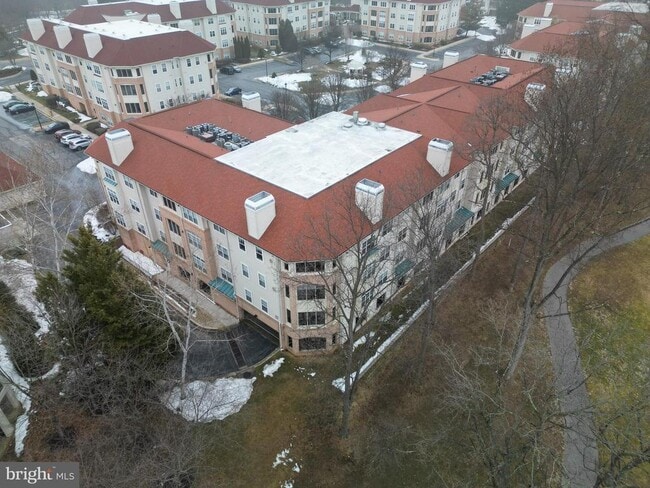 Building Photo - 2115 Ganton Green