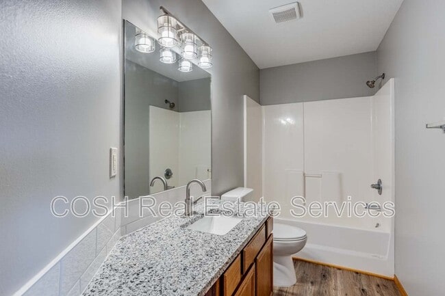 Building Photo - 1028 E Karla Ct